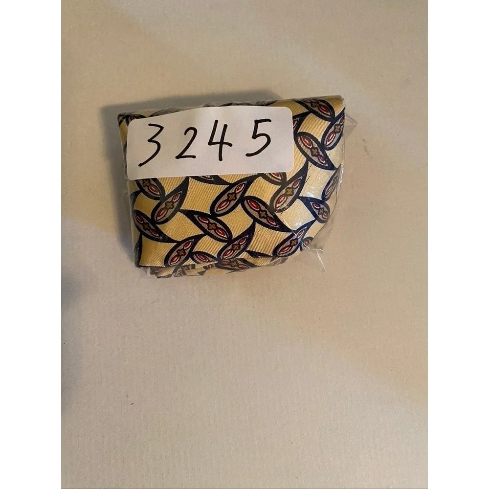 Roundtree & Yorke Mens Silk Tie Yellow Geometric Teardrop Navy Red Hand Sewn USA